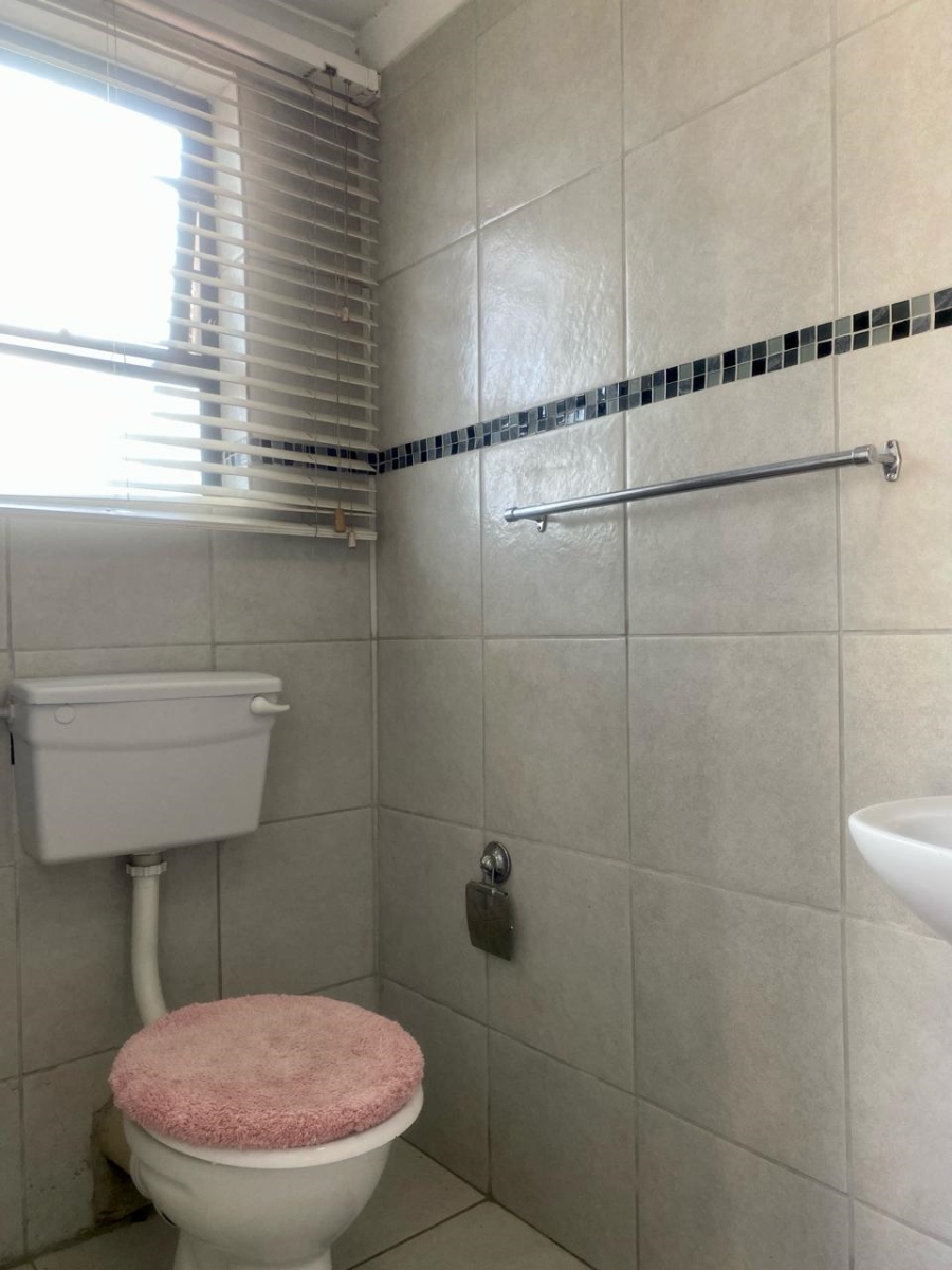 To Let  Bedroom Property for Rent in Ravensmead Western Cape